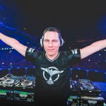 Tiësto rindió homenaje a Avicii durante su presentación en EDC