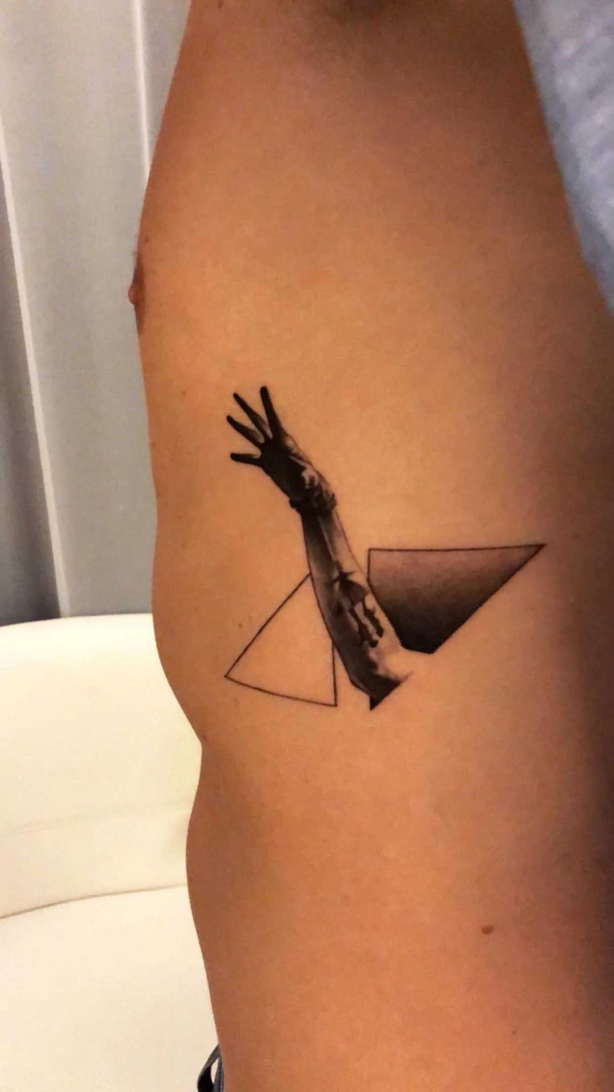 Tatuaje de Avicii - Martin Garrix