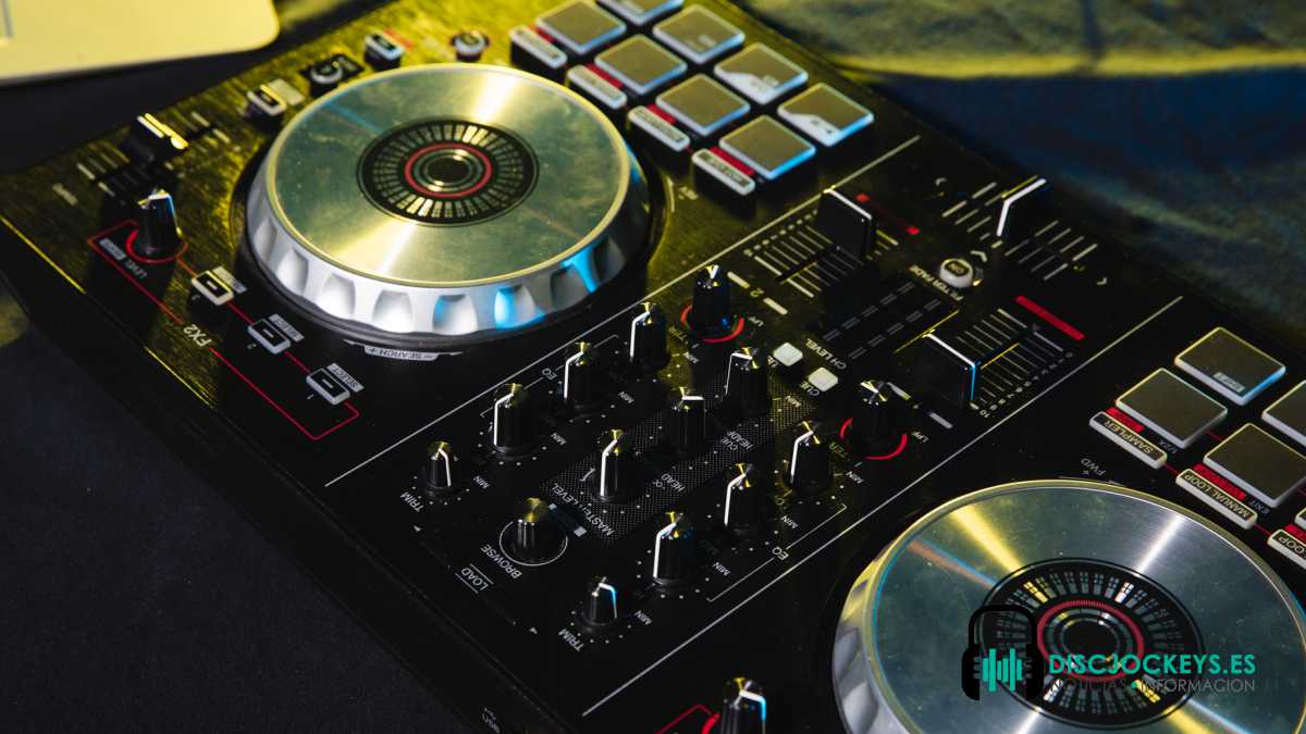 mesa de mezcla para DJ